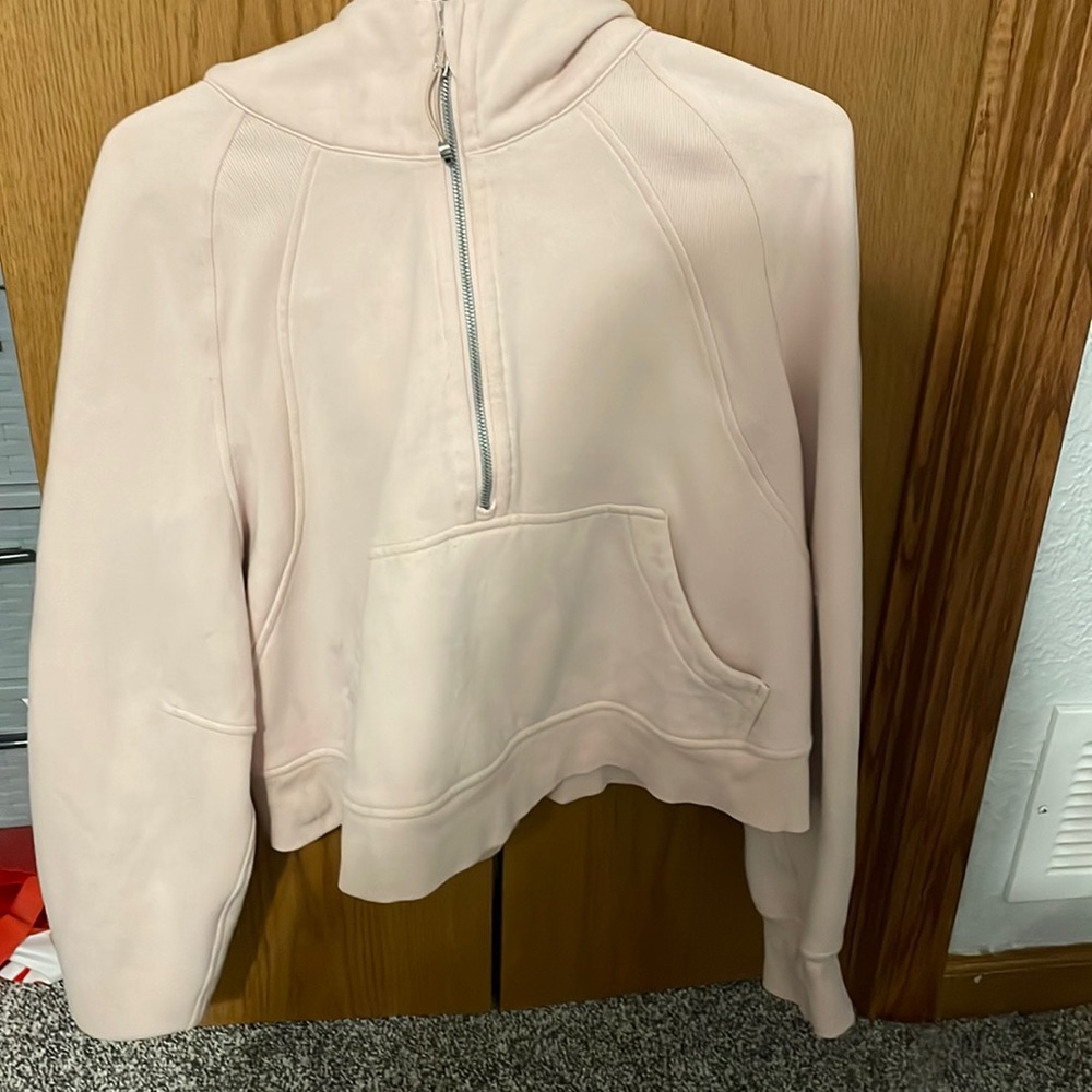 Lululemon scuba half zip size M/L small flaws
